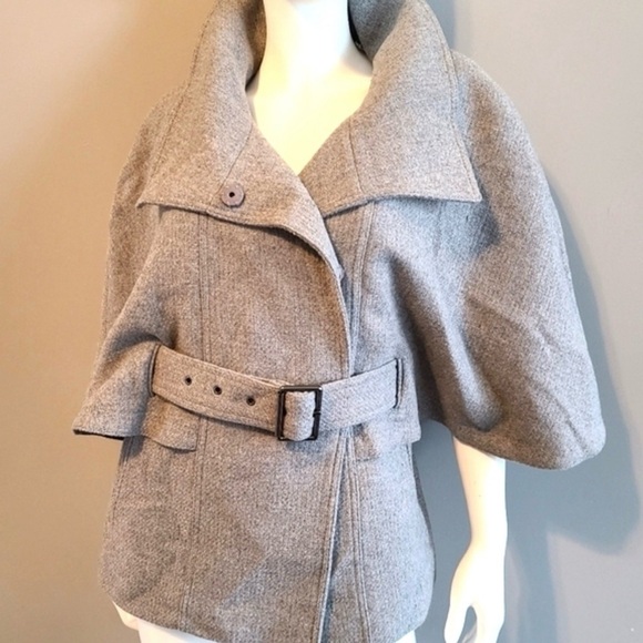 Marc New York by Andrew Marc Trendy Wool-Blend Cape Jacket | Size 10 - Picture 5 of 8